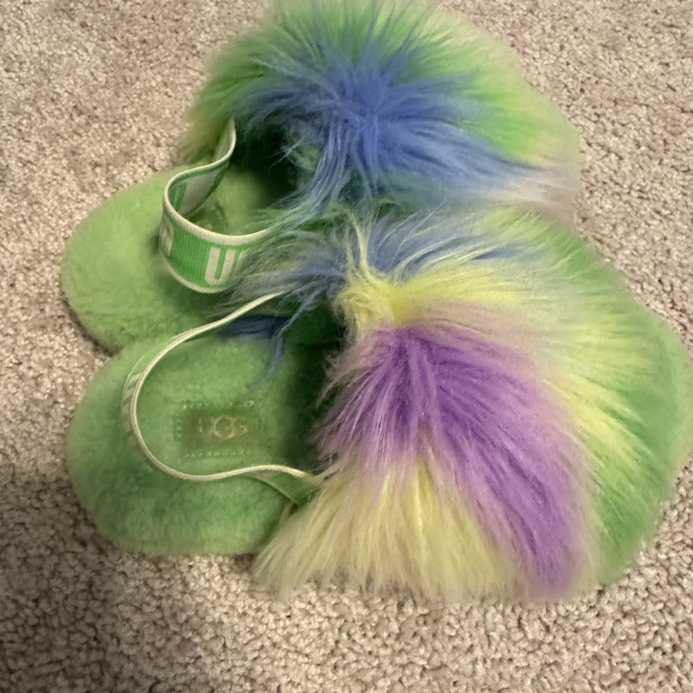 Uggs Slippers Sz 1